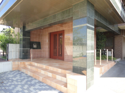 【エントランス】 | アーニスト国分 | ゆとりのあるエントランスです