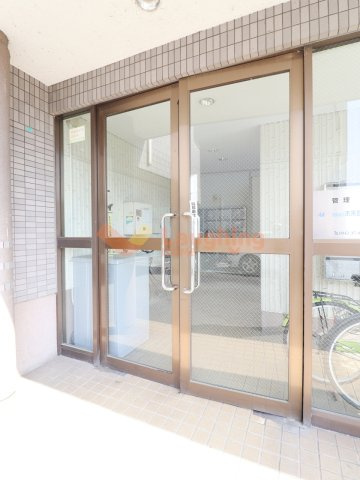 アドバンス弐番館のエントランス|落ち着いたエントランスです