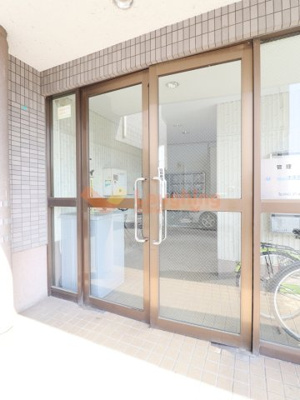 【エントランス】 | アドバンス弐番館 | 落ち着いたエントランスです