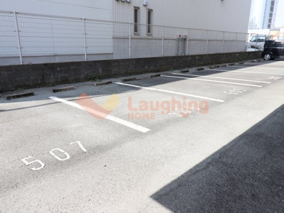 【駐車場】 | アドバンス弐番館 | 車をお持ちの方に嬉しい駐車場付きの物件です