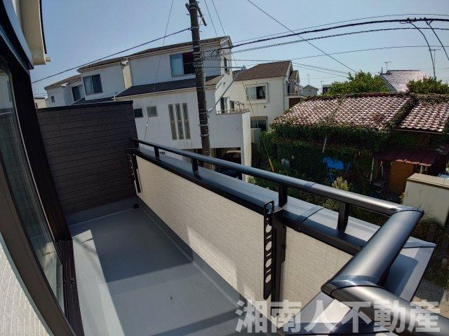 茅ヶ崎市松林２丁目　新築戸建のバルコニー|開放的で明るい空間を演出してくれるバルコニーです