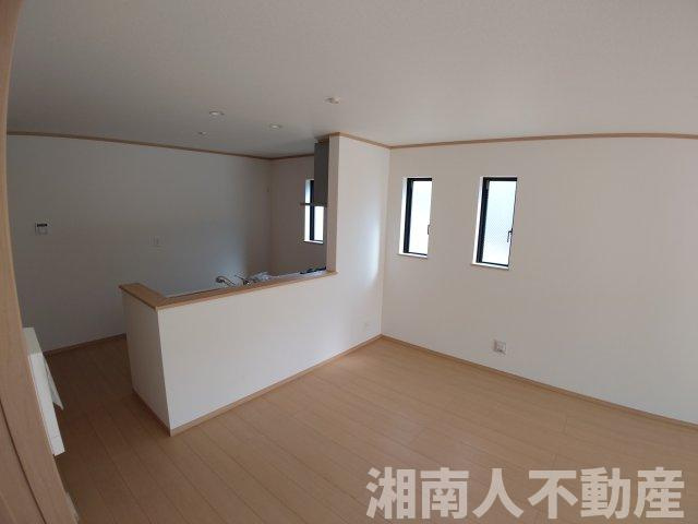 茅ヶ崎市松林２丁目　新築戸建の居間・リビング|おしゃれなリビングです