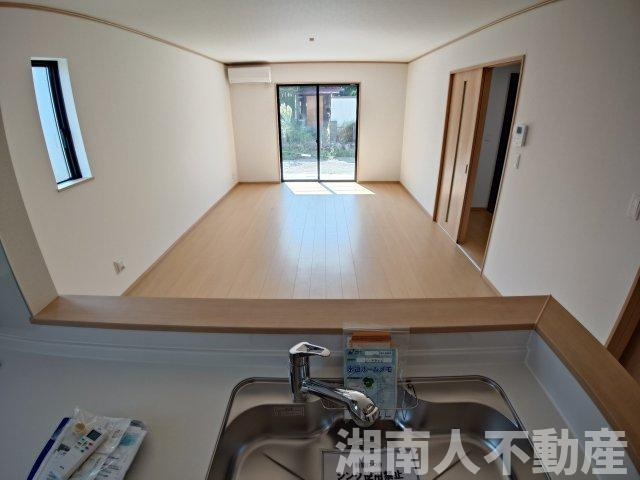 茅ヶ崎市松林２丁目　新築戸建の居間・リビング|おしゃれなリビングです