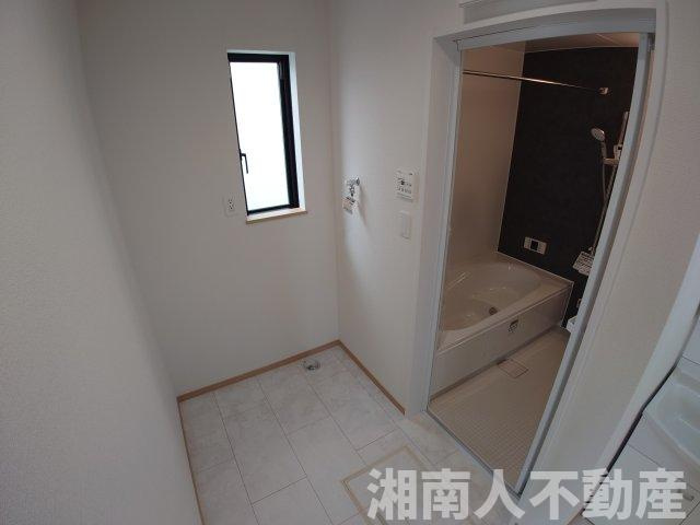 茅ヶ崎市松林２丁目　新築戸建のランドリースペース