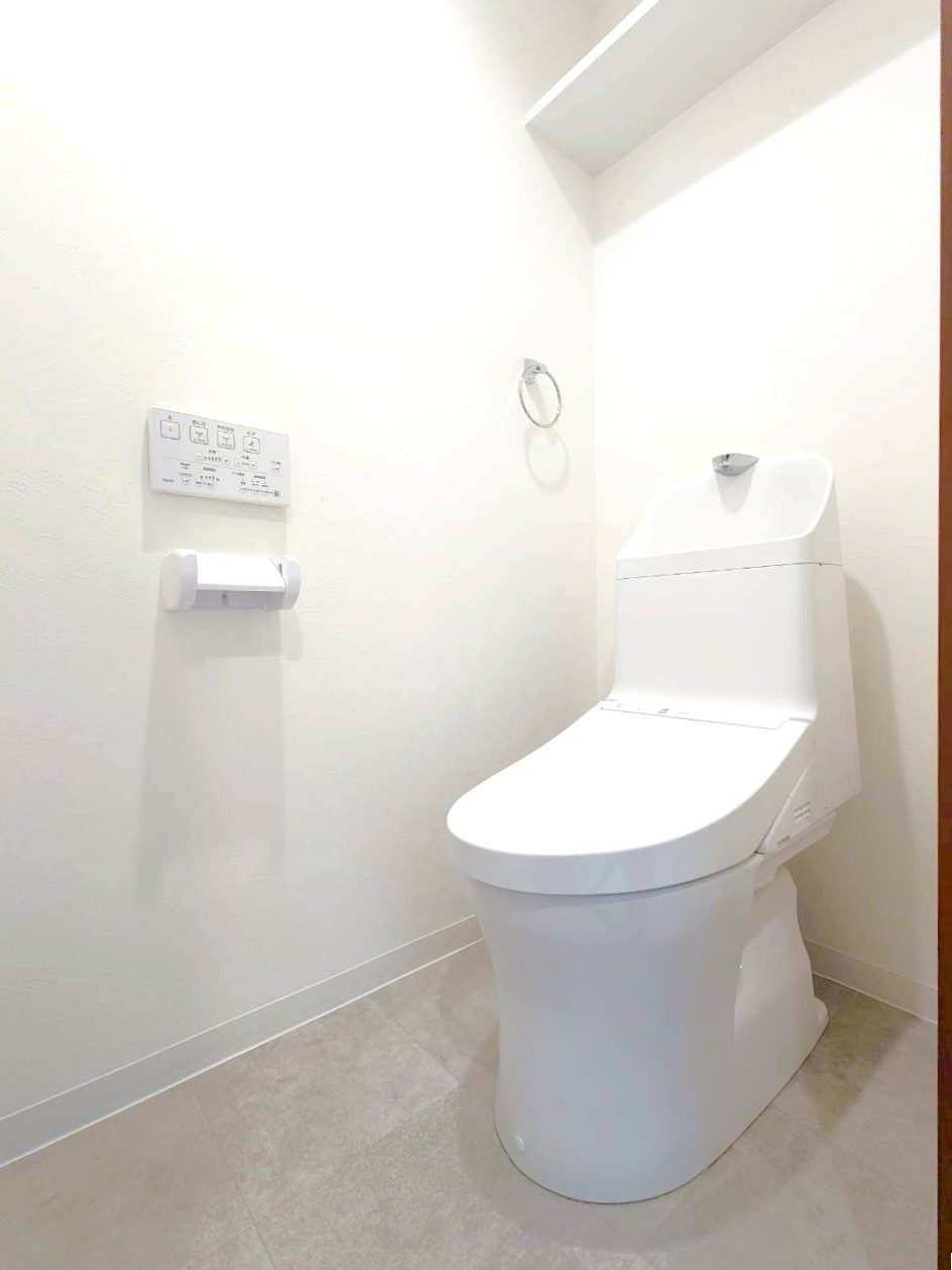 ◆２０２５年５月リフォーム完了のため美室◆陽当り良好の南面バルコニー◆ライオンズマンション宇治のトイレ|トイレ