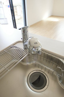 【キッチン】 | 【仲介手数料無料！！】日野市三沢5丁目　新築戸建て（全2棟）1号棟　5299万円 | 浄水器内蔵水栓