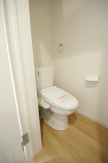 【トイレ】 | 【仲介手数料無料！！】日野市三沢5丁目　新築戸建て（全2棟）1号棟　5299万円
