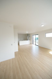 【居間・リビング】 | 【仲介手数料無料！！】日野市三沢5丁目　新築戸建て（全2棟）1号棟　5299万円