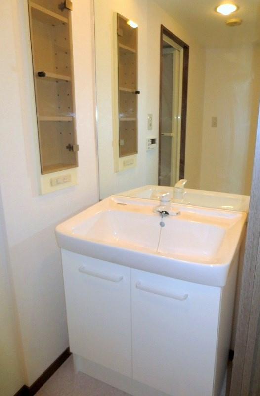 ラミーユ浦和ハイライズファースト・キャッスルの独立洗面台|朝の身支度には欠かせない独立洗面化粧台