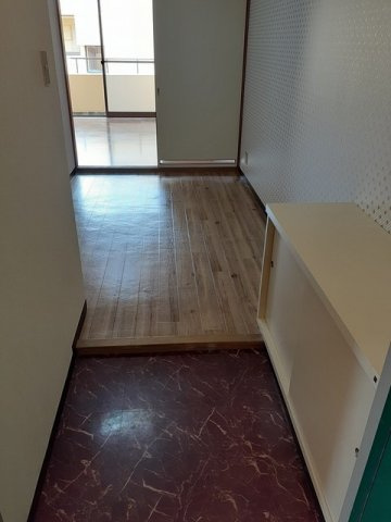 グリーンハイツの玄関|明るい玄関です