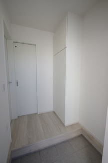 【玄関】 | 【仲介手数料無料！！】日野市三沢5丁目　新築戸建て（全2棟）2号棟　4999万円