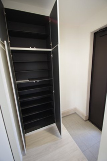 【収納】 | 【仲介手数料無料！！】日野市三沢5丁目　新築戸建て（全2棟）2号棟　4999万円 | 下駄箱