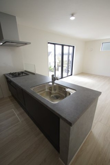 【キッチン】 | 【仲介手数料無料！！】日野市三沢5丁目　新築戸建て（全2棟）2号棟　4999万円