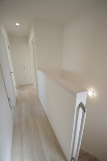 【その他】 | 【仲介手数料無料！！】日野市三沢5丁目　新築戸建て（全2棟）2号棟　4999万円 | 2階廊下