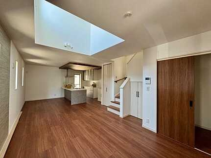 広島市安佐南区上安2丁目　新築一戸建て(全3棟)の居間・リビング