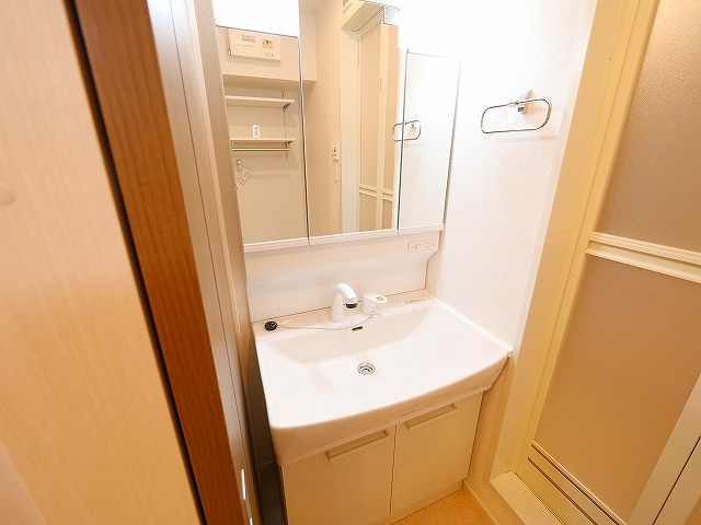 エレガンス　ハーモニーの洗面所|明るい洗面所です