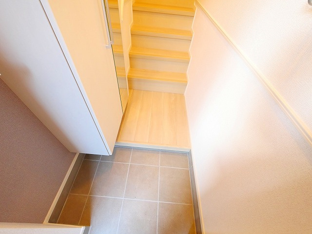 エレガンス　ハーモニーの玄関|明るい玄関です