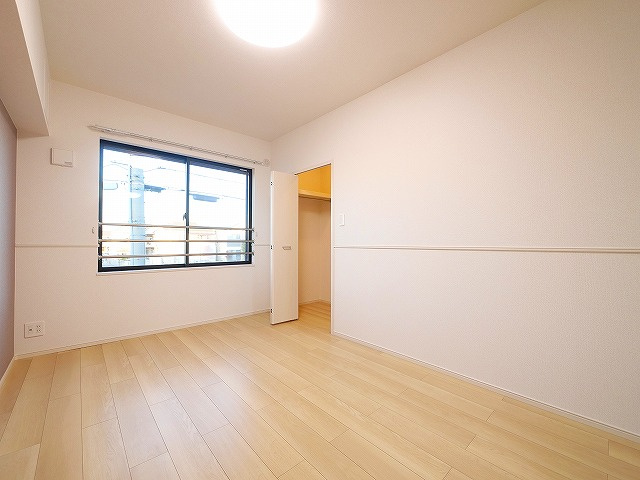 エレガンス　ハーモニーの洋室|広々とした洋室です