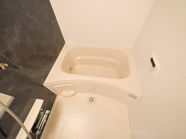 エレガンス　ハーモニーの浴室|ゆったり過ごせる居間です