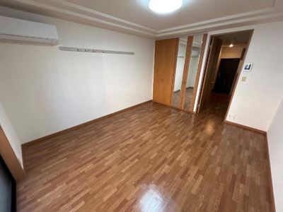 【内装】 | メルヴェール | 洋室