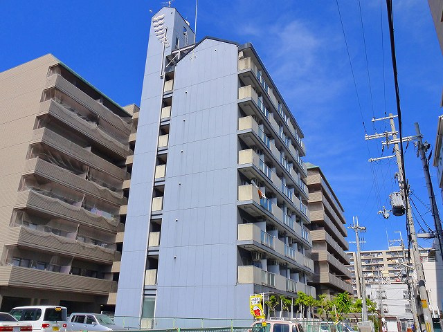 ファミーユ新大宮の外観
