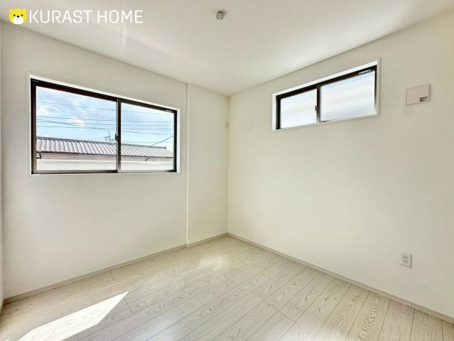 京都市西京区大原野上里鳥見町　新築戸建の洋室