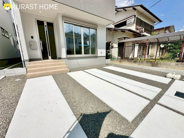 京都市西京区大原野上里鳥見町　新築戸建の駐車場