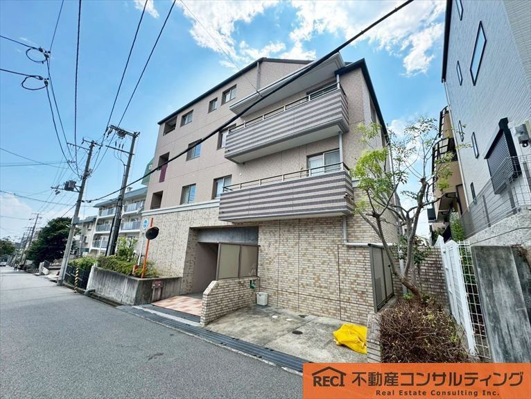 ワコーレ六甲上野通の外観