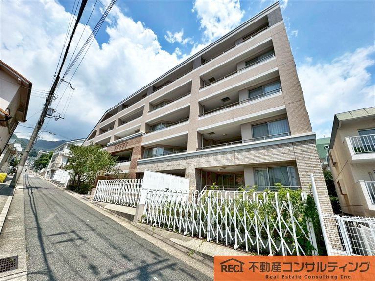 ワコーレ六甲上野通の外観|おしゃれなリノベーション物件