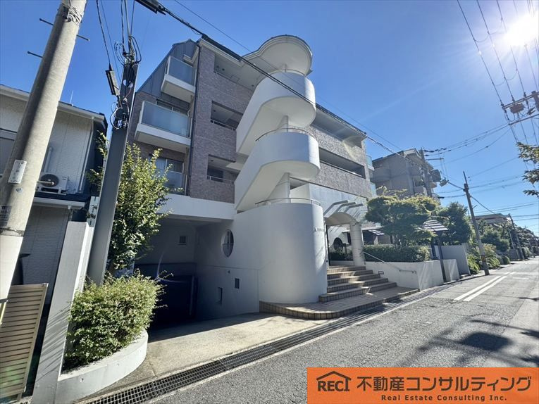 ラピーナ神戸本山の外観