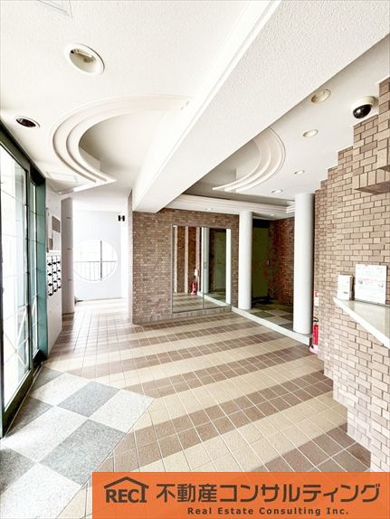 ラピーナ神戸本山のエントランス