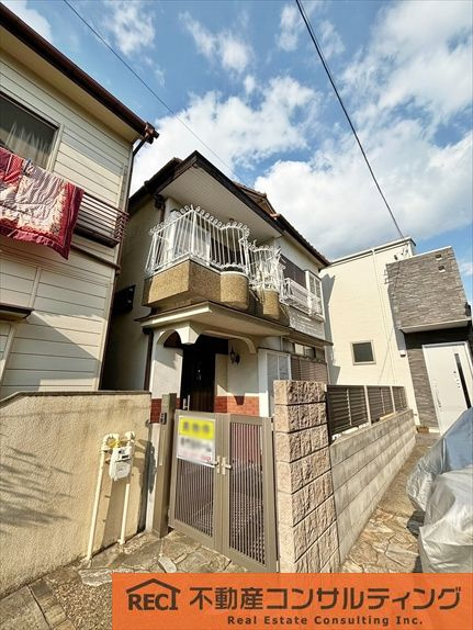 西宮市若草町1丁目　中古戸建の前面道路含む現地写真