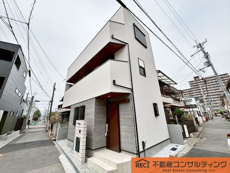 西宮市小松南町一丁目　新築戸建の外観