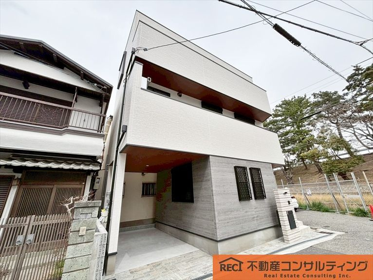 西宮市小松南町一丁目　新築戸建の外観