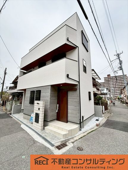 西宮市小松南町一丁目　新築戸建の外観