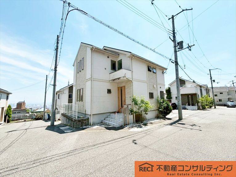 神戸市灘区篠原伯母野山3丁目　中古戸建の前面道路含む現地写真