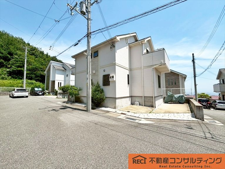 神戸市灘区篠原伯母野山3丁目　中古戸建の前面道路含む現地写真