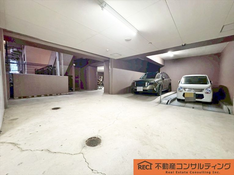 プレステージ六甲道駅前の駐車場