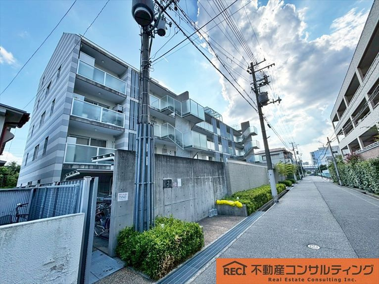 ユニアルス甲子園口プレジオの外観