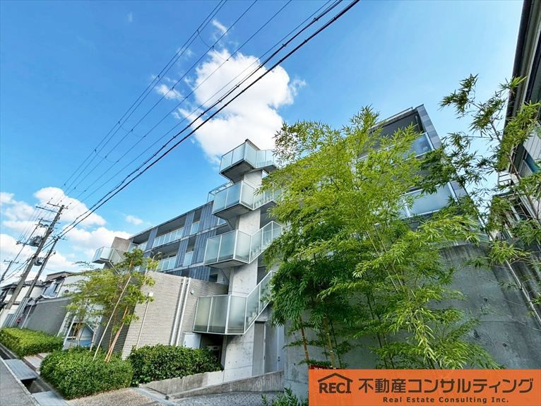 ユニアルス甲子園口プレジオの外観
