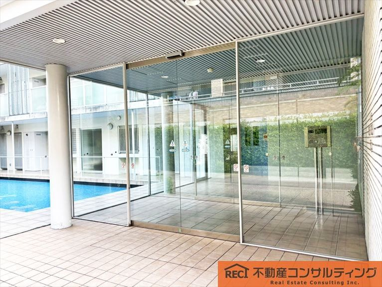 ユニアルス甲子園口プレジオのエントランス