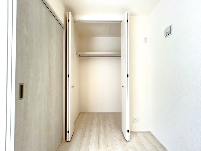 全３区画★完成物件につき即入居可★リーブルガーデン亀岡市千代川町３期の収納|クローゼット
