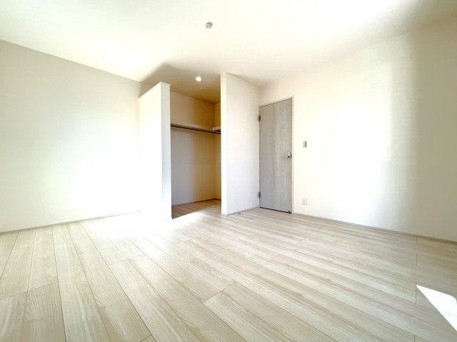 全３区画★完成物件につき即入居可★リーブルガーデン亀岡市千代川町３期の洋室|洋室