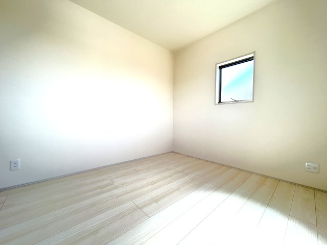 全３区画★完成物件につき即入居可★リーブルガーデン亀岡市千代川町３期の洋室|洋室