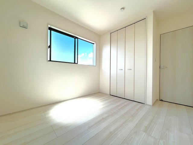 全３区画★完成物件につき即入居可★リーブルガーデン亀岡市千代川町３期の洋室|洋室