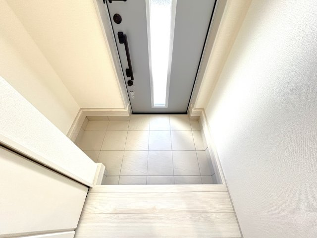 全３区画★完成物件につき即入居可★リーブルガーデン亀岡市千代川町３期の玄関|玄関