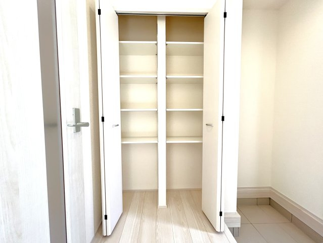 全３区画★完成物件につき即入居可★リーブルガーデン亀岡市千代川町３期の収納|シューズボックス