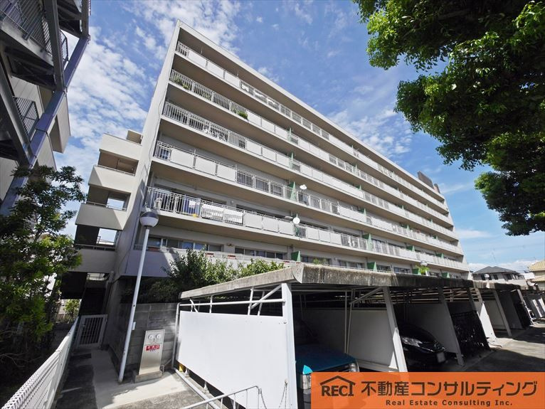 メゾン西宮の駐車場