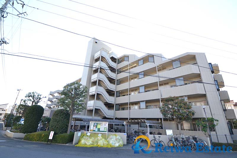 アザリア茅ヶ崎の駐車場