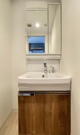 プライムアーバン南森町の洗面所